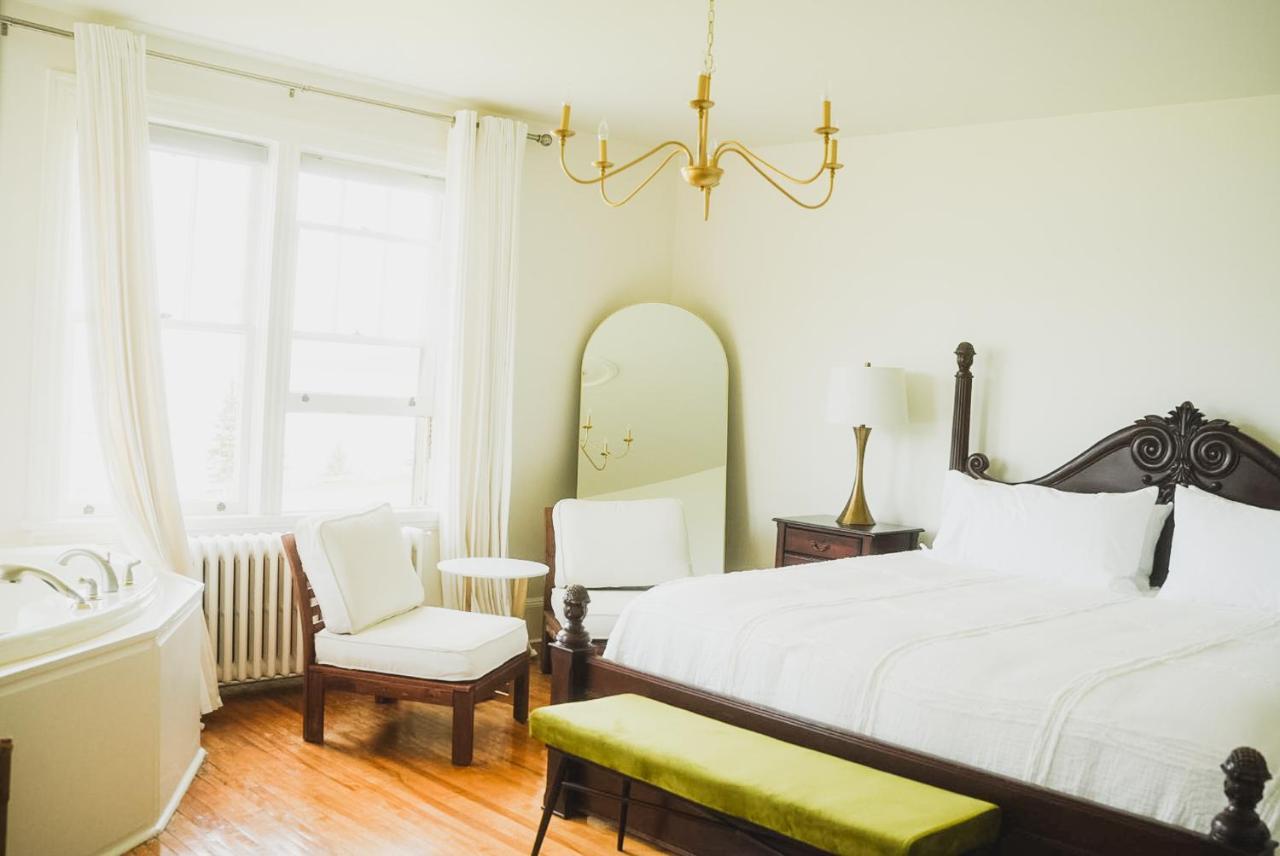 Bellview Luxury Suites Baddeck Inlet Exteriör bild